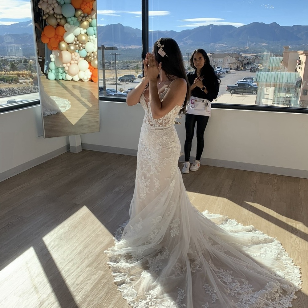 Sample wedding dress never worn